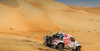 Rajd Maroka: Awaria Dąbrowskiego, Przygoński walczy dalej